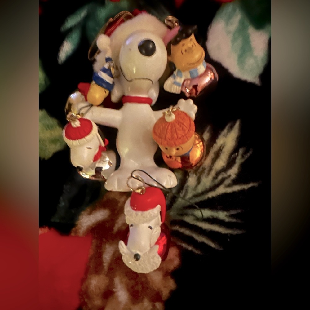 Snoopy/Peanuts Hallmark Keepsake Ornaments Collection (5)
